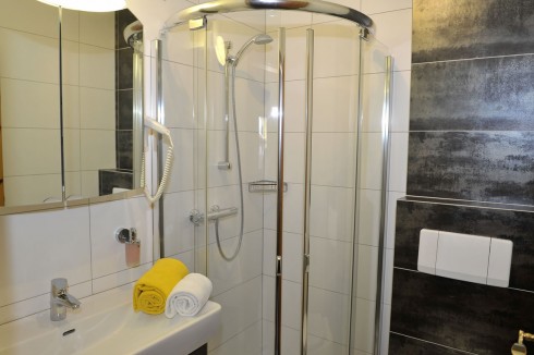 Modernes Badezimmer